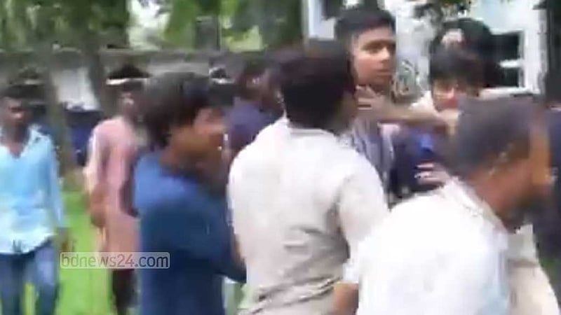 হামলার শিকার এনসিপি নেতারা পুলিশ সুপারের কার্যালয়ে