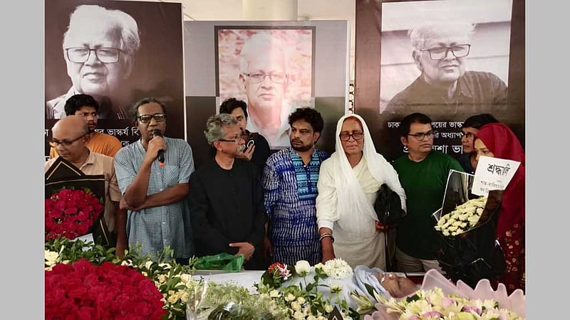 চারুকলায় অশ্রুজলে হামিদুজ্জামান খানের শেষ বিদায়