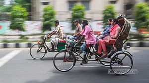 হরেক রকমের ব্যাটারির রিকশা