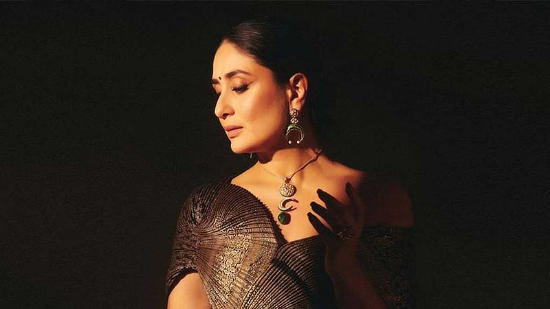 কারিনা ২৪ বছরের ছোট নায়কের সঙ্গে অন্তরঙ্গ দৃশ্যে