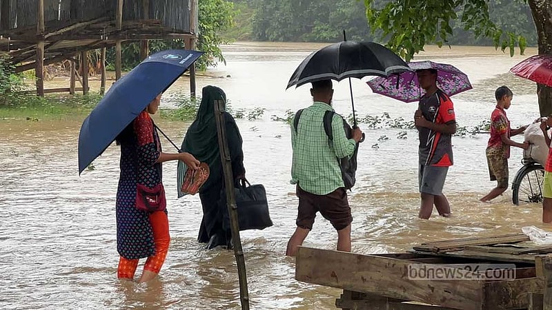 খাগড়াছড়িতে ভারি বর্ষণ: কয়েকটি গ্রাম প্লাবিত, দীঘিনালা-লংগদুর সড়ক বন্ধ