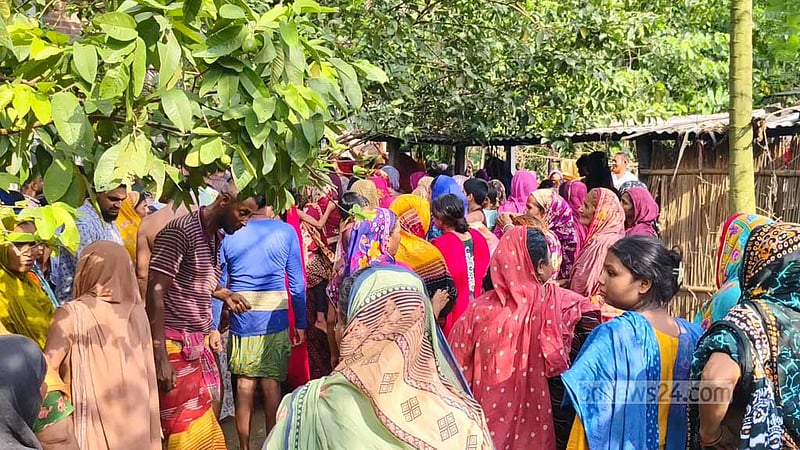 পাট জাগ দিতে গিয়ে পানিতে ডুবে বাবা-ছেলের মৃত্যু