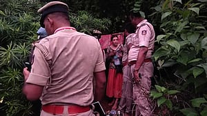 ভারতের গুহায় খুঁজে পাওয়া রুশ নারী ও দুই শিশুকে ঘিরে রহস্য