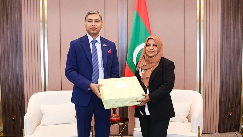 মালদ্বীপের প্রেসিডেন্টকে আম উপহার পাঠালেন প্রধান উপদেষ্টা