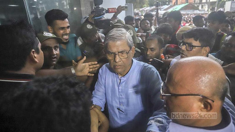 যুদ্ধবিমান বিধ্বস্ত: আহতদের দেখতে বার্ন ইনস্টিটিউটে ফখরুল