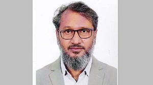 শিল্পকলায় এবার চারুকলার পরিচালকের পদত্যাগ