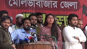 বাহাত্তরের সংবিধান রক্ষায় বিভিন্ন গোষ্ঠী রাজপথে নেমেছে: নাহিদ