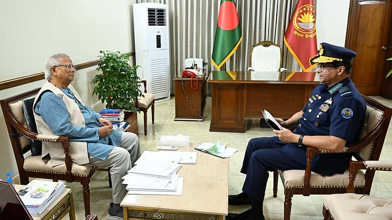 প্রধান উপদেষ্টার সঙ্গে বিমানবাহিনী প্রধানের সাক্ষাৎ