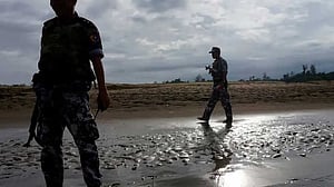 বিরল খনিজ এলাকা, সীমান্ত পথ দখলে ‘জোর লড়াইয়ে মিয়ানমারের সেনাবাহিনী’