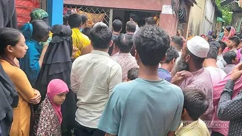 ময়মনসিংহে মা ও দুই সন্তানের গলা কাটা লাশ উদ্ধার