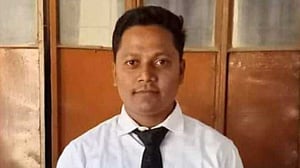 সালিশের জন্য থানায় ডেকে নিয়ে ‘রাজনৈতিক মামলায়’ গ্রেপ্তারের অভিযোগ