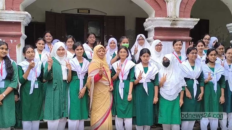 এসএসসি: ময়মনসিংহ শিক্ষা বোর্ডে পাসের কমেছে হার, জিপিএ ৫ এ এগিয়ে মেয়েরা