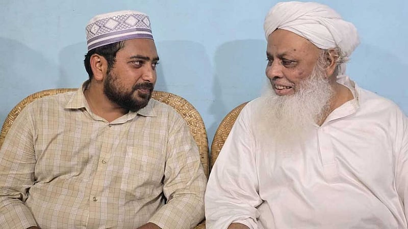 পদযাত্রা সেরে হাটহাজারি মাদ্রাসায় এনসিপির নাহিদ