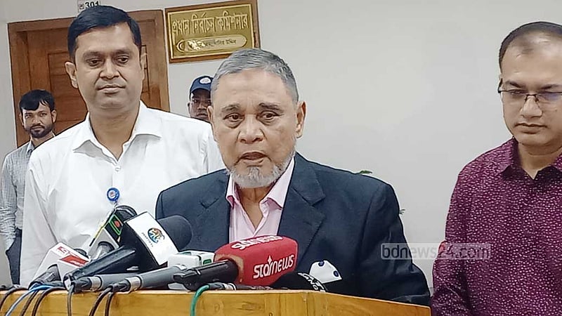 গত তিন নির্বাচনকে ‘অবাধ ও সুষ্ঠু’ বলা বিদেশি পর্যবেক্ষক চায় না ইসি