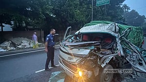 নাটোরে ট্রাকের ধাক্কায় প্রাণ গেল যুবকের
