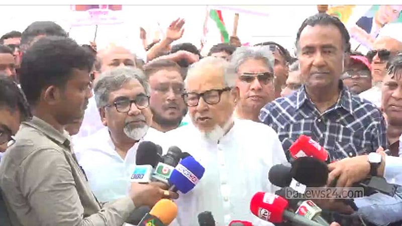 ‘ফ্যাসিস্ট’ পতনের লক্ষ্য ‘অর্জিত হয়নি’: নজরুল ইসলাম