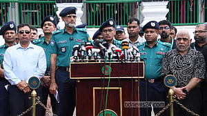 অপরাধকে লেবাস দেওয়ার প্রয়োজন নাই: জঙ্গি প্রশ্নে পুলিশের নজরুল