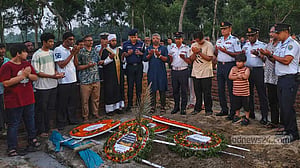 মাইলস্টোন ট্র্যাজেডি: মাহেরীনের সমাধিতে বিমান বাহিনী প্রধানের শ্রদ্ধা