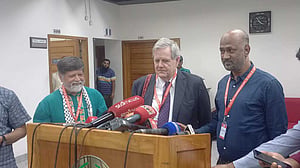 সিইসির সঙ্গে কানাডার ‘অপজিশন ইন্টারন্যাশনাল’ প্রতিনিধিদের সাক্ষাৎ
