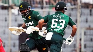 ফাখার জামানের ঝড়ো শুরুতে ‘ভুল বার্তা’ পায় পাকিস্তান