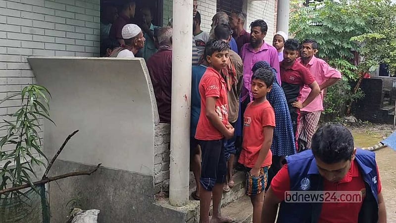 পিরোজপুরে ঘর থেকে বৃদ্ধার গলা কাটা লাশ উদ্ধার