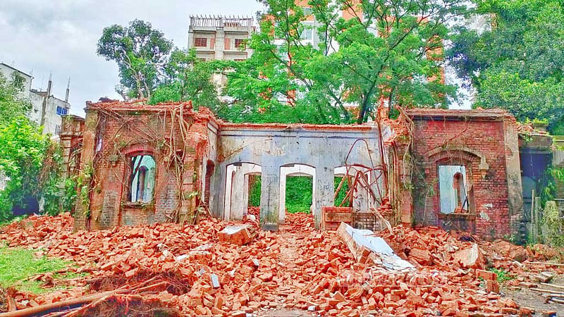 ময়মনসিংহে ভাঙা হচ্ছে সত্যজিৎ রায়ের পূর্বপুরুষদের বাড়ি, নিন্দা