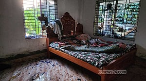ছাগলে ঘাস খেয়েছে: প্রবাসীর বাড়িতে হামলা, পাল্টাপাল্টি অভিযোগ-মামলা