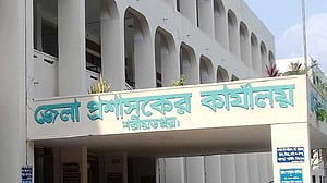 কেলেঙ্কারির পর নতুন ডিসি পেল শরীয়তপুর