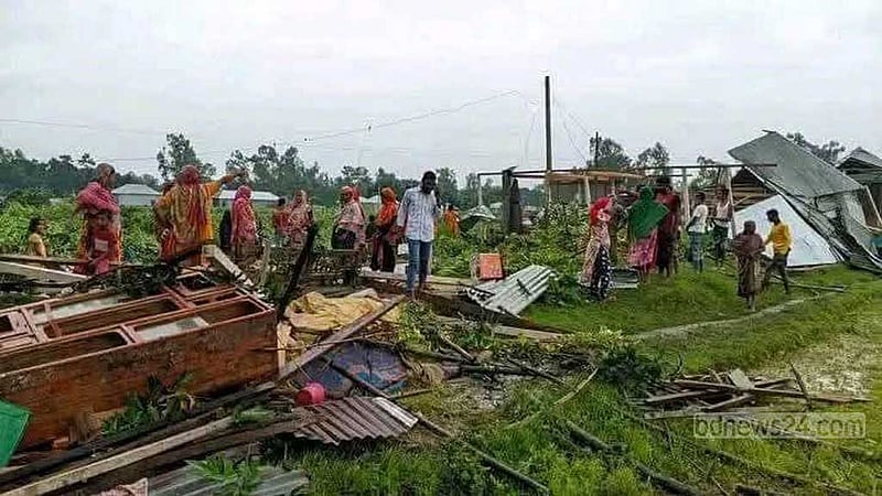 সিরাজগঞ্জে ২ মিনিটের ঘূর্ণিঝড়ে লণ্ডভণ্ড চার গ্রাম