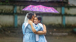 মাধ্যমিকে ভালো ফলে উচ্ছ্বাস-উদযাপন, ছিল কোচিং নির্ভরতাও