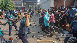 শিক্ষা উপদেষ্টার পদত্যাগ দাবিতে সচিবালয় এলাকা রণক্ষেত্র