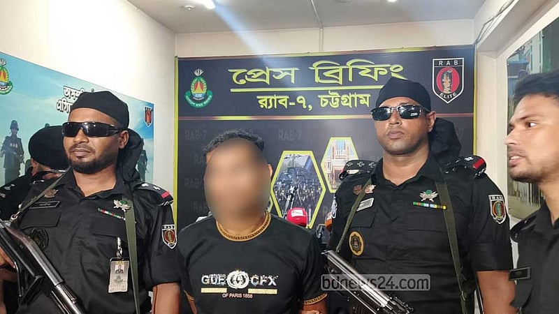 চট্টগ্রামে কুপিয়ে হত্যার অভিযোগে স্বামী গ্রেপ্তার