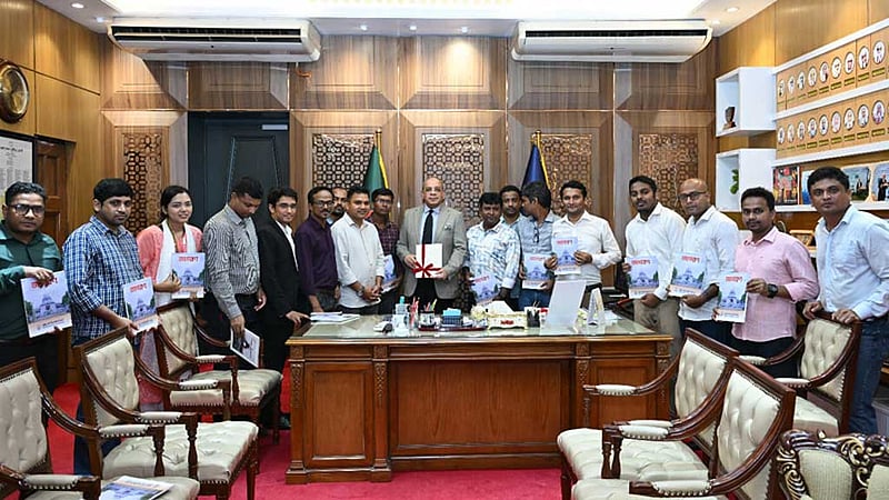 সাংবাদিকদের বস্তনিষ্ঠ থাকার আহ্বান প্রধান বিচারপতির