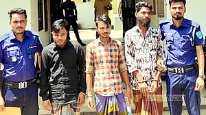 সিলেটে বুদ্ধি প্রতিবন্ধী তরুণীকে ‘দলবেঁধে ধর্ষণ’, ৩ যুবক গ্রেপ্তার