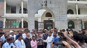 পাথর কোয়ারি: সিলেট ডিসির অপসারণ দাবি, না হলে ‘পরিবহন ধর্মঘট’