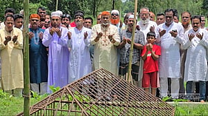 মাইলস্টোন ট্র্যাজেডি: টাঙ্গাইলে নিহত ২ শিক্ষার্থীর বাড়িতে বিএনপি নেতারা