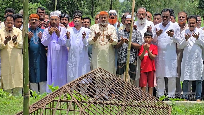 মাইলস্টোন ট্র্যাজেডি: টাঙ্গাইলে নিহত ২ শিক্ষার্থীর বাড়িতে বিএনপি নেতারা