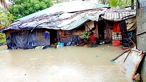 পাহাড়ি ঢল ও ভারি বৃষ্টিতে টেকনাফের ৭০ গ্রামের ৫০ হাজার মানুষ পানিবন্দি