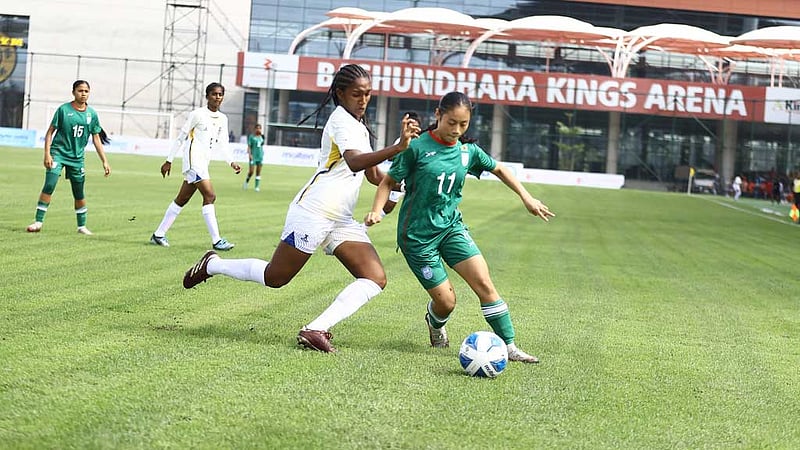 বড় জয়ের পরও ভারী মাঠ, গোল মিস নিয়ে বাটলারের হতাশা