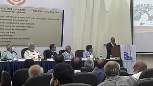 ‘বেসরকারিতেই’ সংকোচন নীতি, সরকারের জন্য ‘না’: মিন্টু