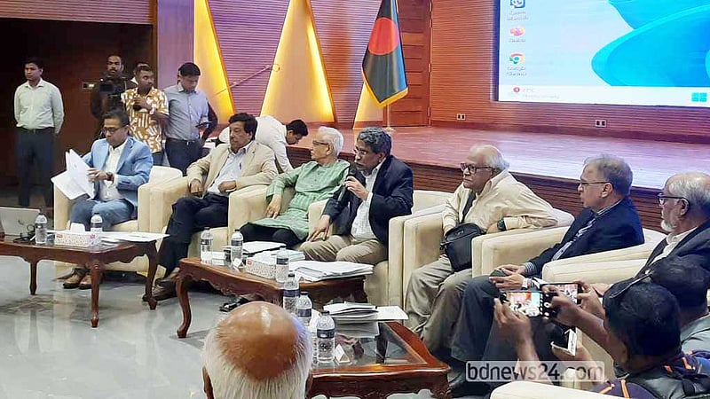 ঐকমত্য হওয়া প্রস্তাব নিয়ে বিশেষজ্ঞদের সঙ্গে বসবে কমিশন