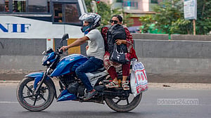 মোটরসাইকেলে ঢাকায় ফেরা