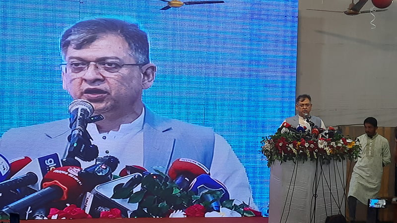 নির্বাহী বিভাগকে সর্বোচ্চ ‘নিয়ন্ত্রণের’ চেষ্টায় ঐকমত্য কমিশন, অভিযোগ সালাহউদ্দিনের