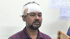 নারিকেলের চারা না দেয়ার অভিযোগে কৃষি কর্মকর্তাকে মারধর, আসামি বিএনপি নেতা