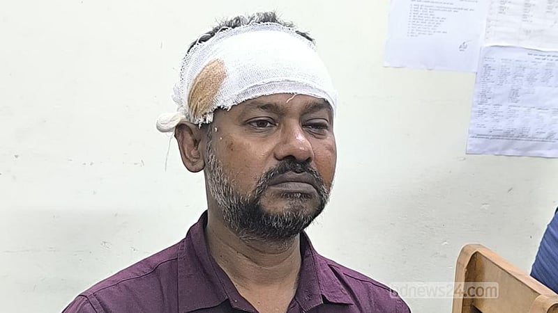 নারিকেলের চারা না দেয়ার অভিযোগে কৃষি কর্মকর্তাকে মারধর, আসামি বিএনপি নেতা