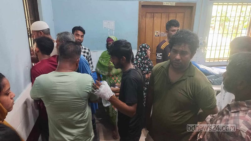 কোরবানি দিতে গিয়ে ব্রাহ্মণবাড়িয়ায় আহত শতাধিক, হাসপাতালজুড়ে ভিড়
