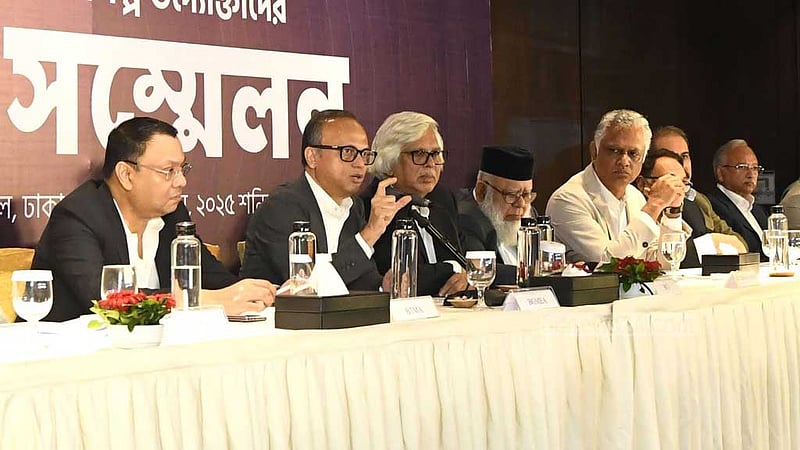 এনবিআর কর্মীদের সঙ্গে সরকারের বসাটা ‘খুবই জরুরি’, বলছেন ব্যবসায়ী নেতারা