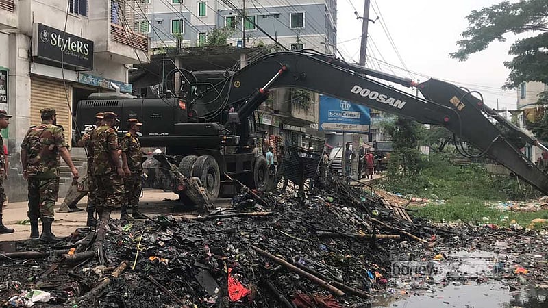 নারায়ণগঞ্জে কংস খাল পরিষ্কার করল সেনাবাহিনী