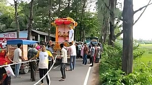 রথের চূড়া ছুঁল বিদ্যুতের তার, চন্দনাইশে পাঁচজন আহত