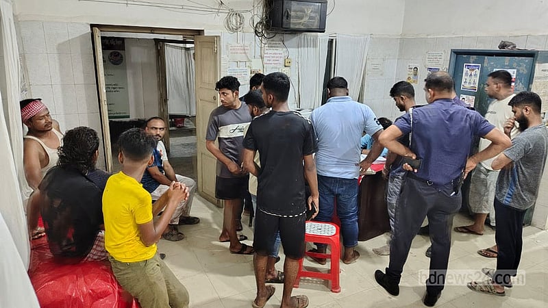 ‘একদিনের কসাই’: কুমিল্লায় কোরবানির পশু কাটতে গিয়ে আহত অর্ধশতাধিক